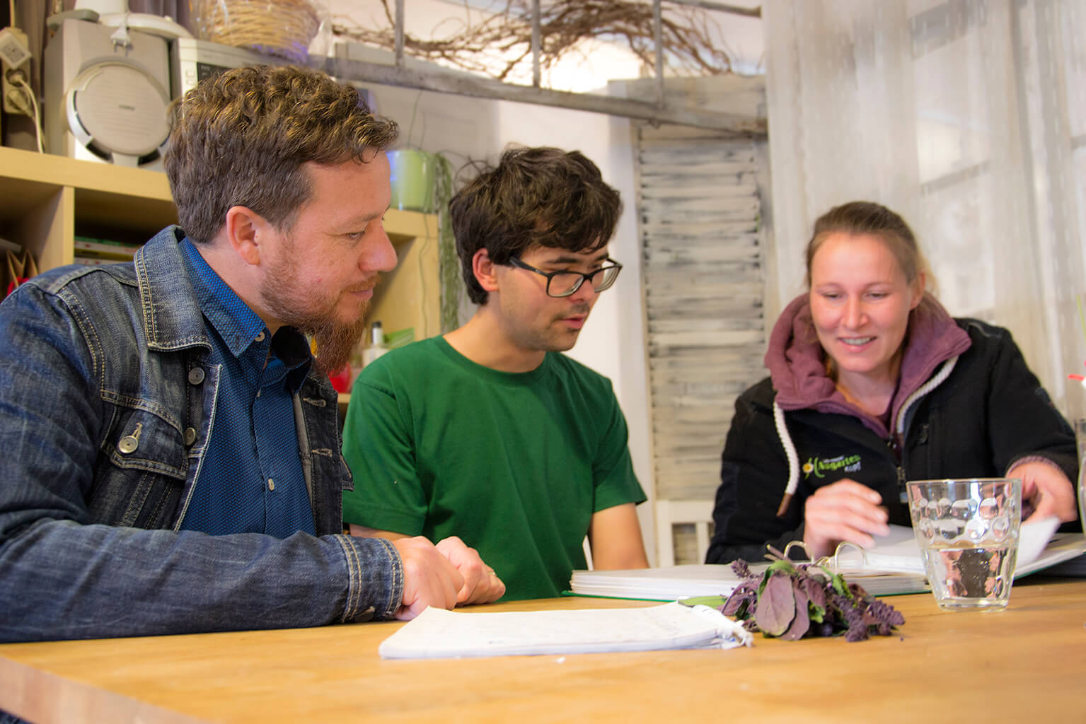 Gespräch mit Betreuern und Betreuerinnen in der Berufsausbildung