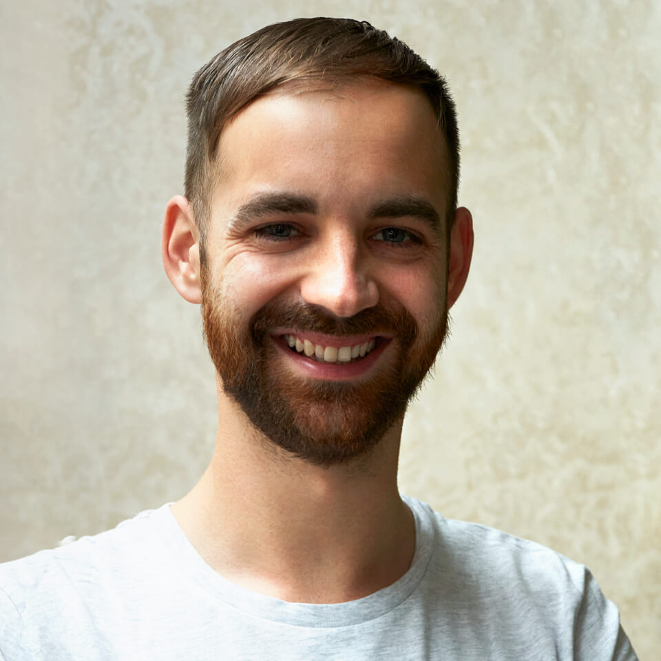 Lukas Mathis - Mitarbeiterfoto 02